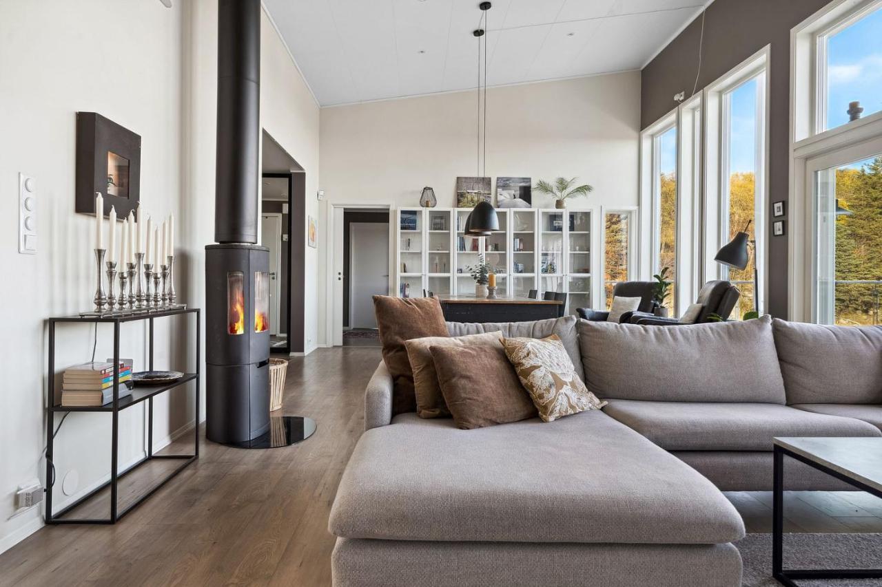 Villa Large In Lofoten With Fantastic Views - 4 Bedrooms And 9 Beds. Stamsund